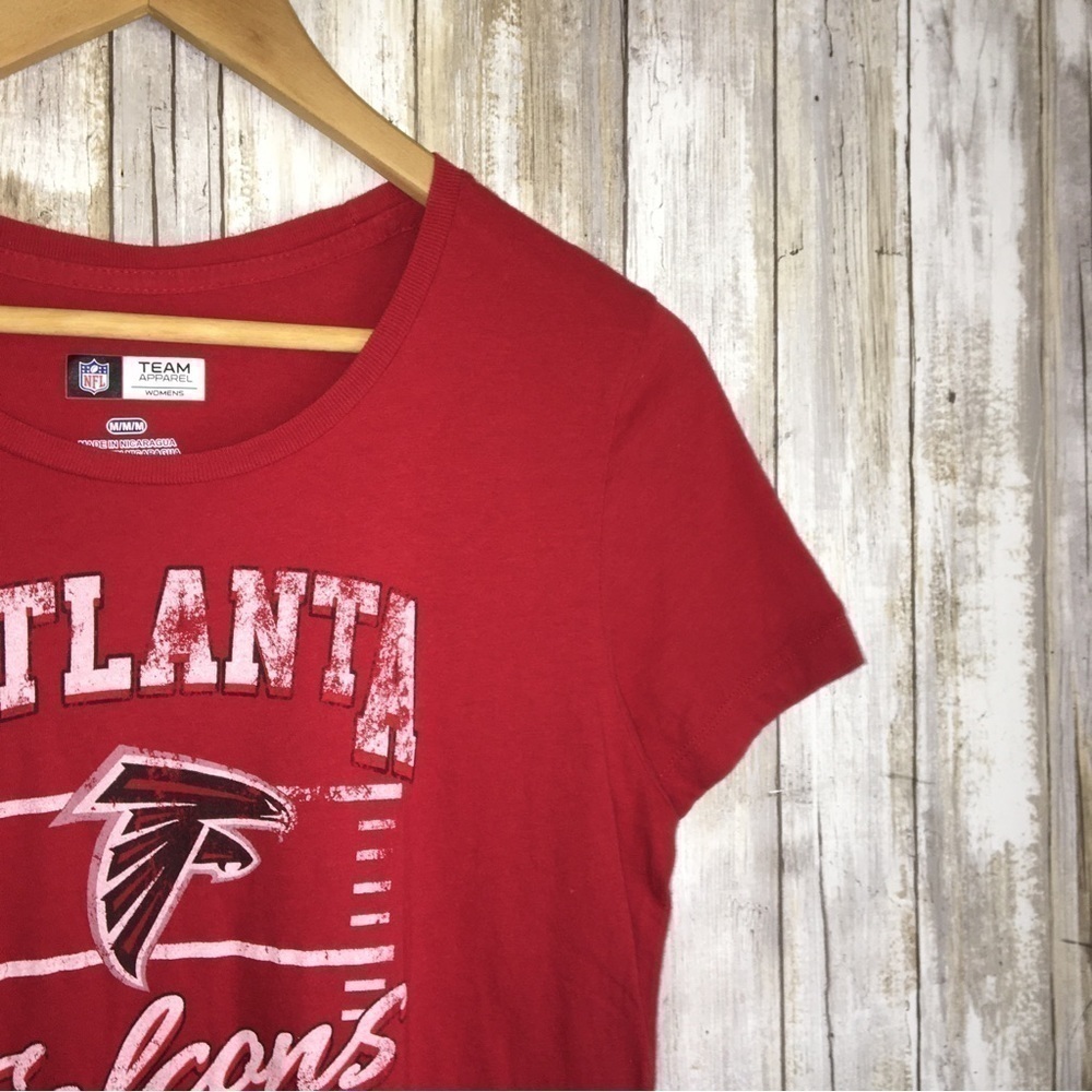 NFL Atlanta Falcons Sideline Tee Women’s Medium Red Graphic Shirt Football Fan - Picture 3 of 4